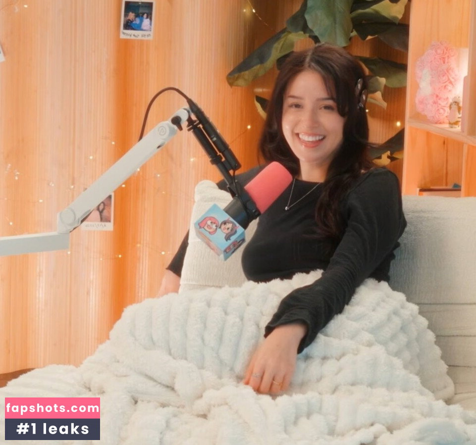 Pokimane gallery photo #25