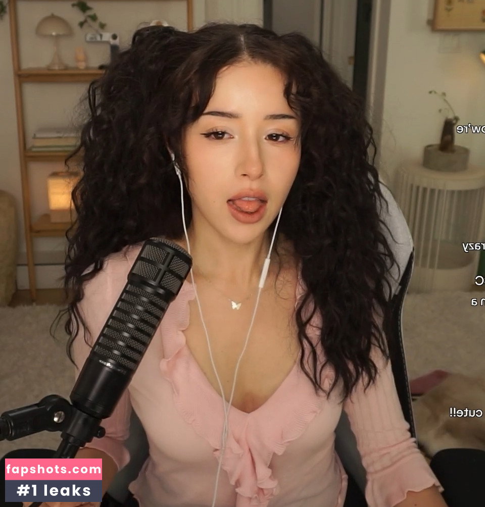 Pokimane gallery photo #118