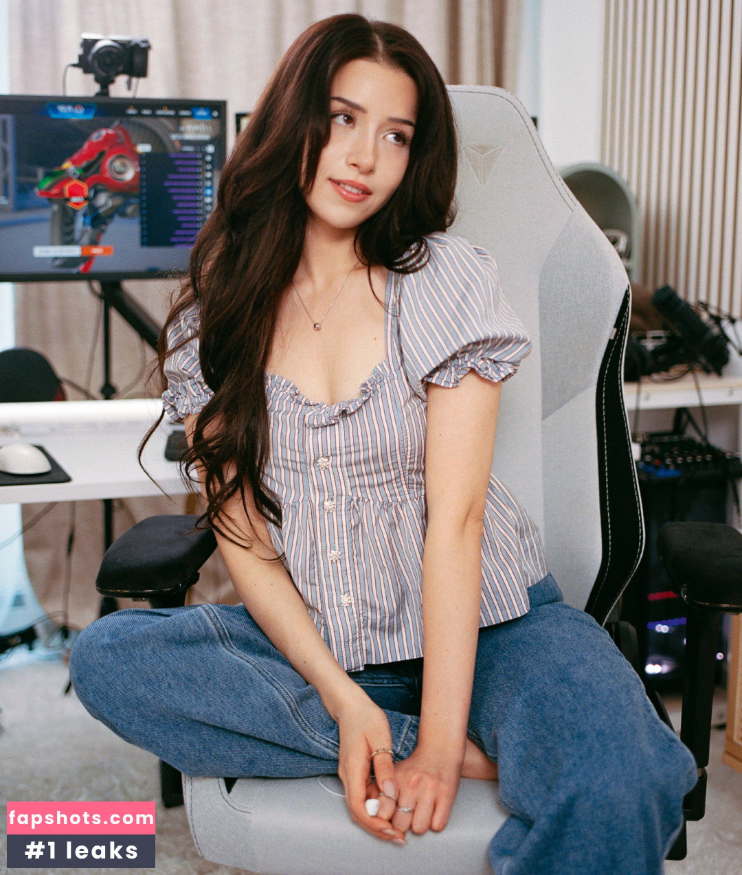 Pokimane gallery photo #124