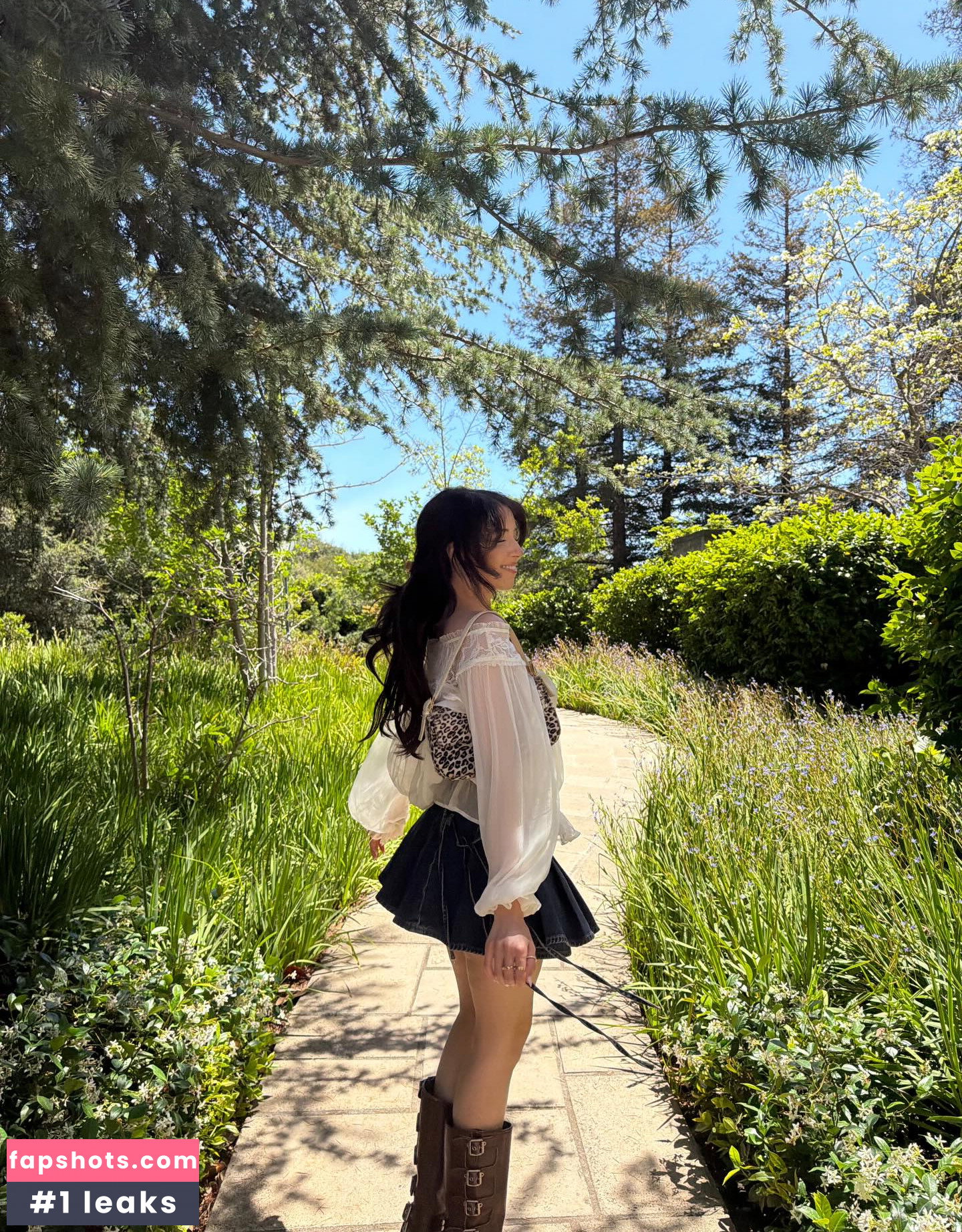 Pokimane gallery photo #242
