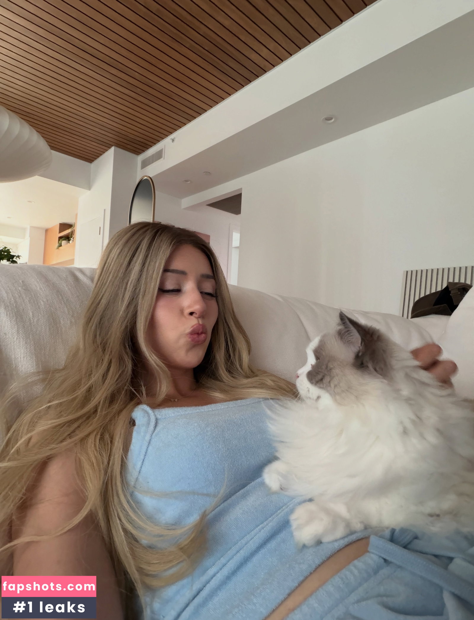 Pokimane gallery photo #313