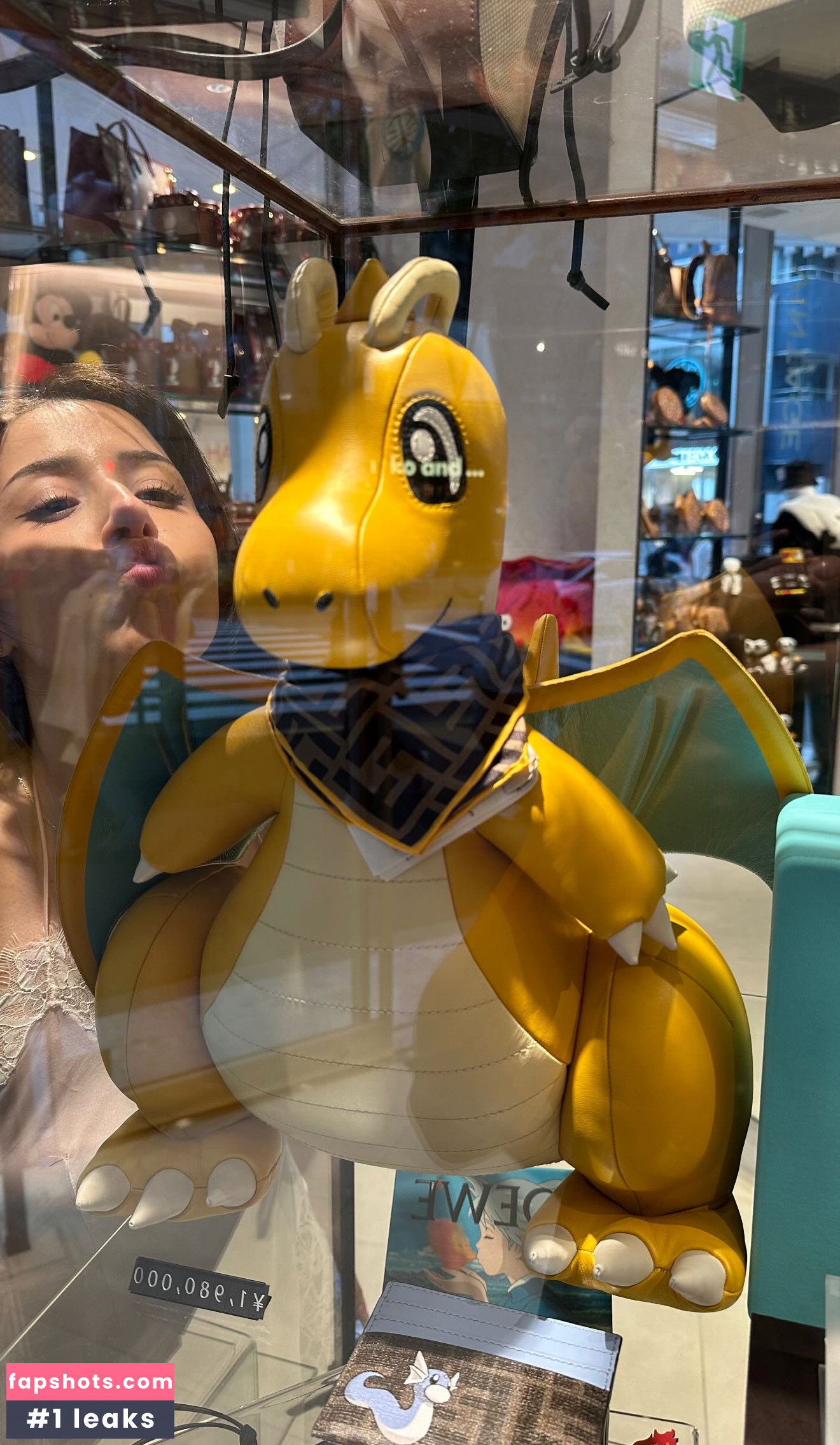 Pokimane gallery photo #299