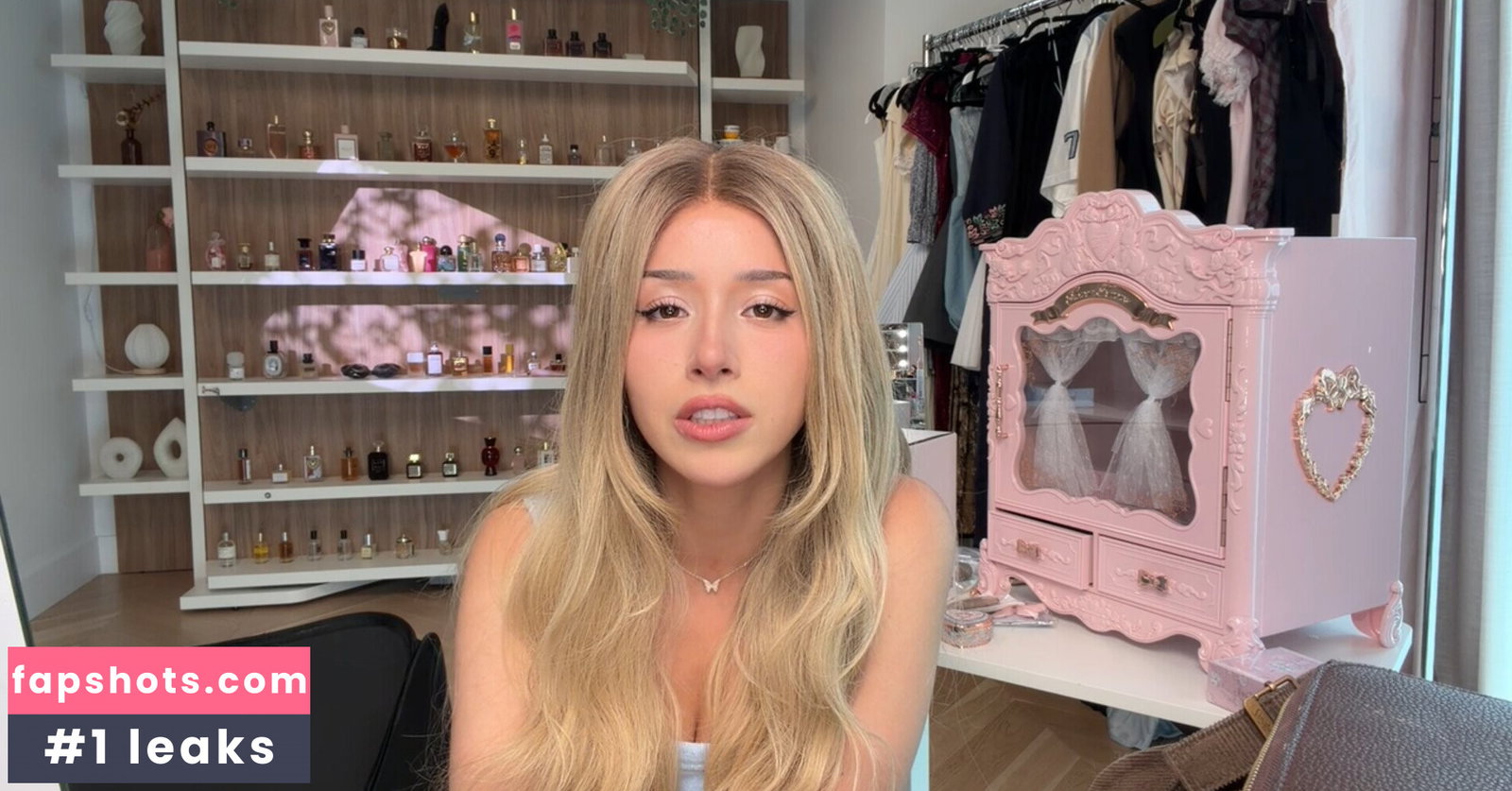 Pokimane gallery photo #310