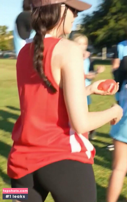 Pokimane gallery photo #1079