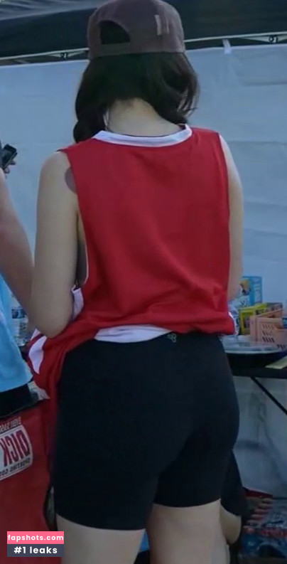 Pokimane gallery photo #1080