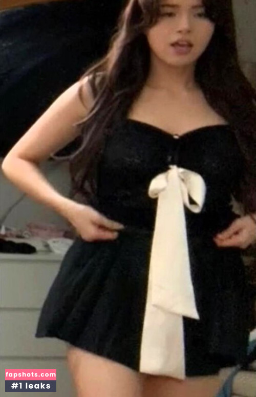 Pokimane gallery photo #1129