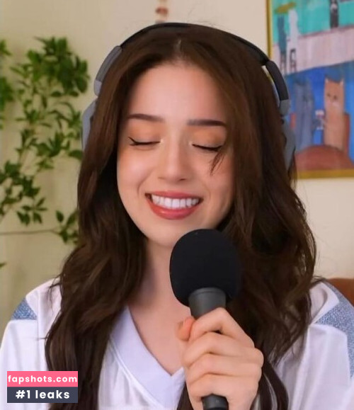 Pokimane gallery photo #1185