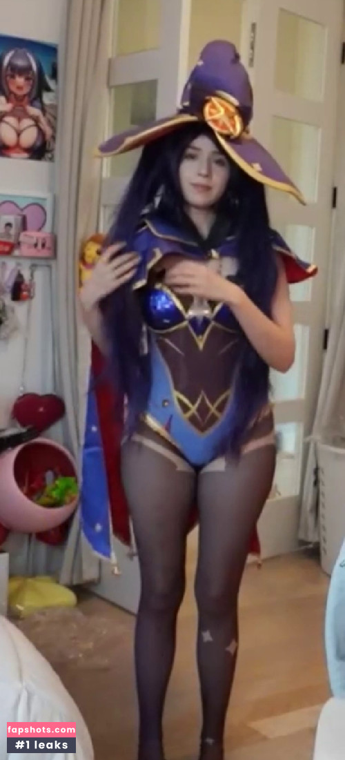 Pokimane gallery photo #1261