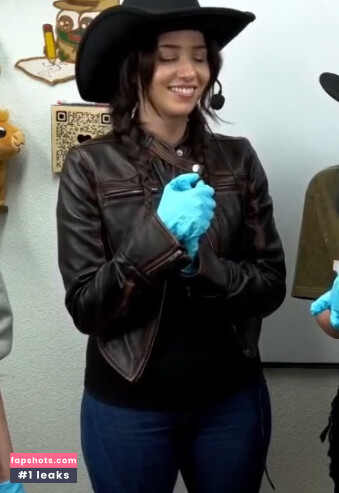 Pokimane gallery photo #1269