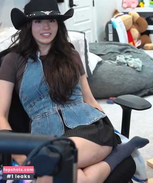 Pokimane gallery photo #1282