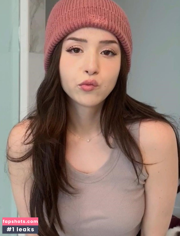 Pokimane gallery photo #1310