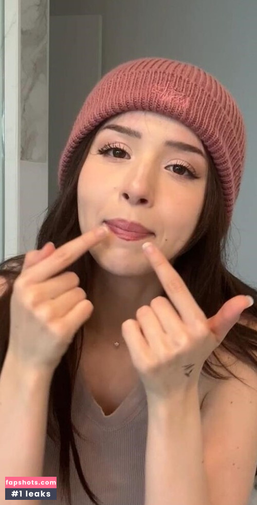 Pokimane gallery photo #1313