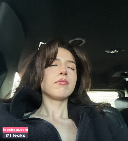 Pokimane gallery photo #1320