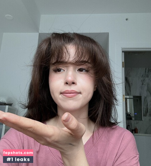 Pokimane gallery photo #1321