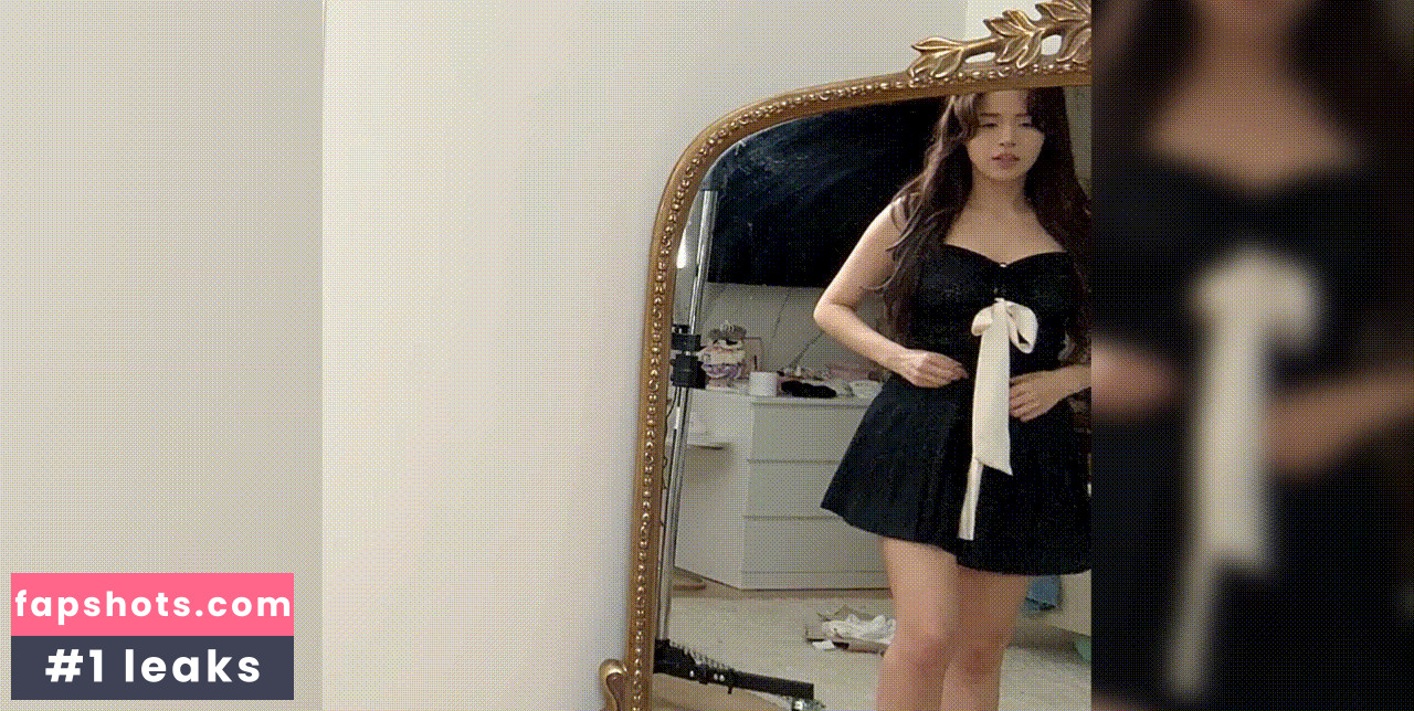 Pokimane gallery photo #1328