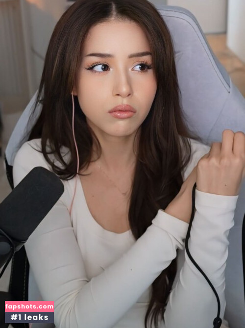 Pokimane gallery photo #1433