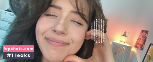 Pokimane gallery photo #1501