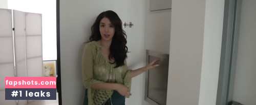 Pokimane gallery photo #1557