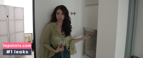 Pokimane gallery photo #1558