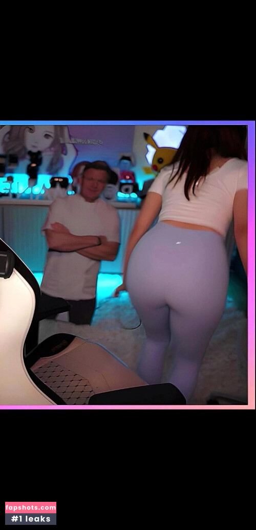 Pokimane gallery photo #1643