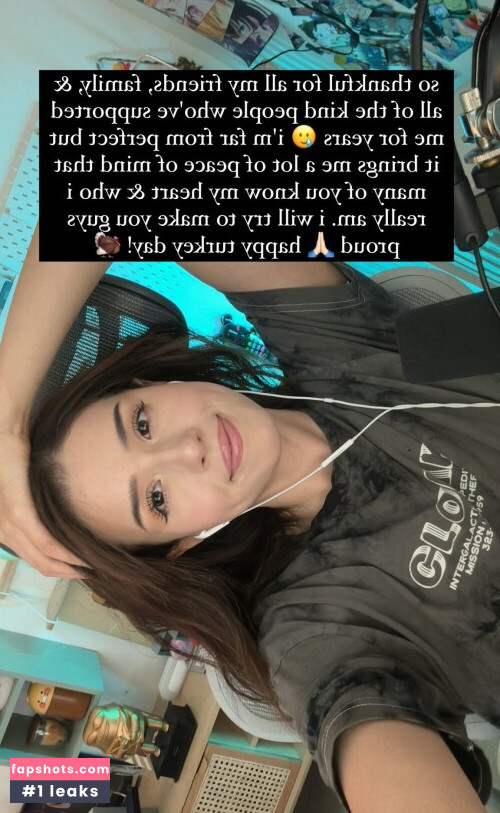 Pokimane gallery photo #1700