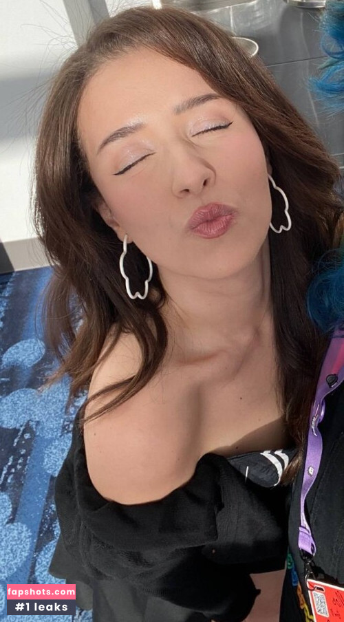 Pokimane gallery photo #1804