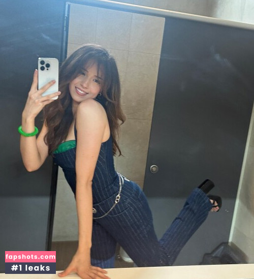 Pokimane gallery photo #2064