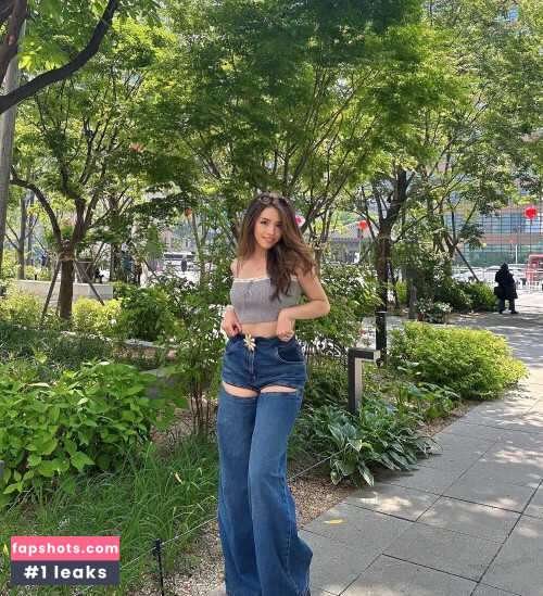 Pokimane gallery photo #2082