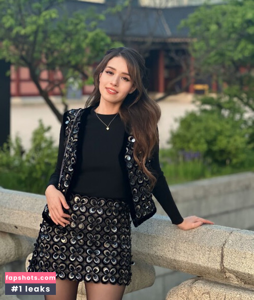 Pokimane gallery photo #2115