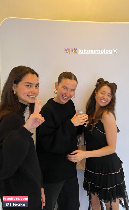 Pokimane gallery photo #2140