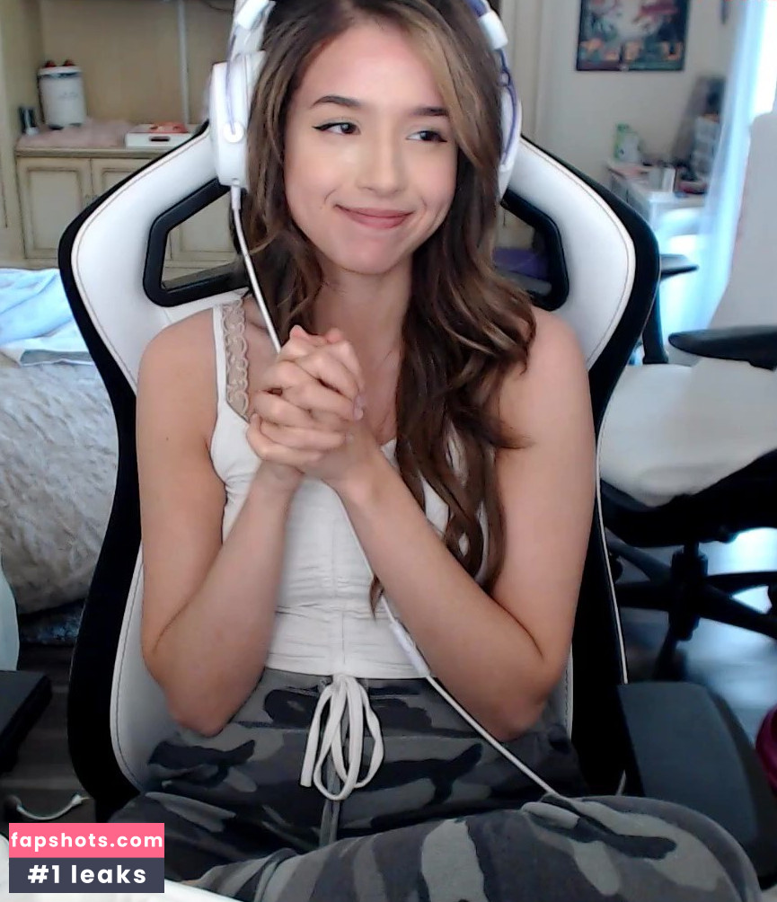 Pokimane gallery photo #2196