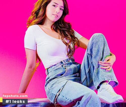Pokimane gallery photo #2201