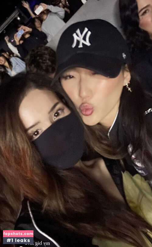 Pokimane gallery photo #2233