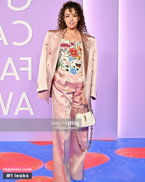 Pokimane gallery photo #2304