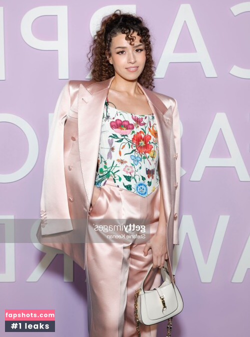 Pokimane gallery photo #2324