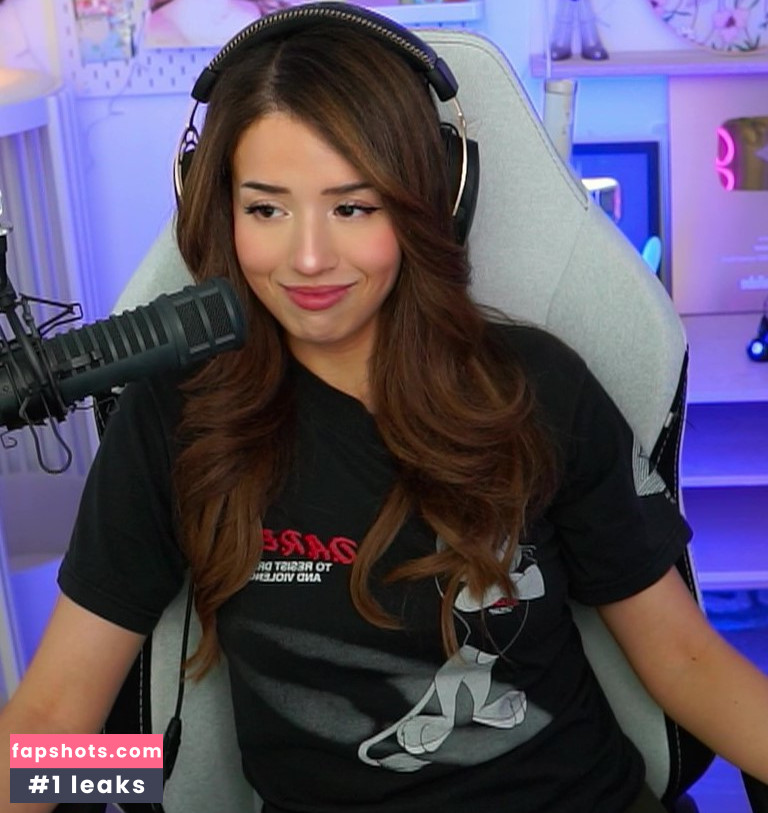 Pokimane gallery photo #2434