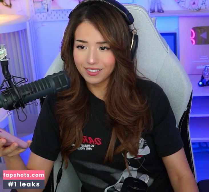Pokimane gallery photo #2436