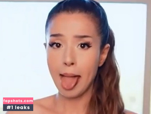 Pokimane gallery photo #2522