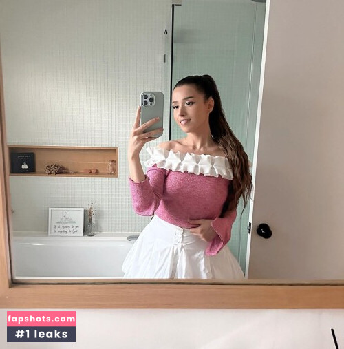 Pokimane gallery photo #2524