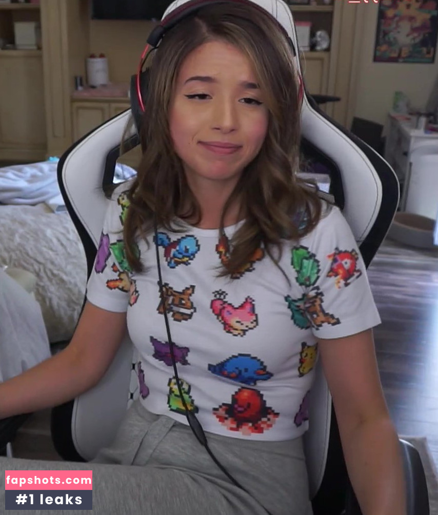 Pokimane gallery photo #2575