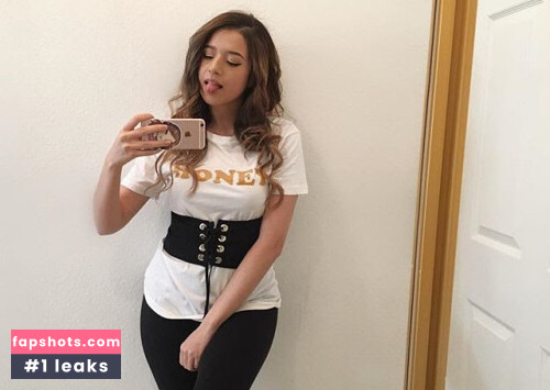 Pokimane gallery photo #2731