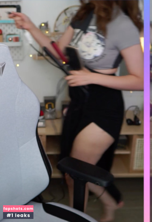 Pokimane gallery photo #2826