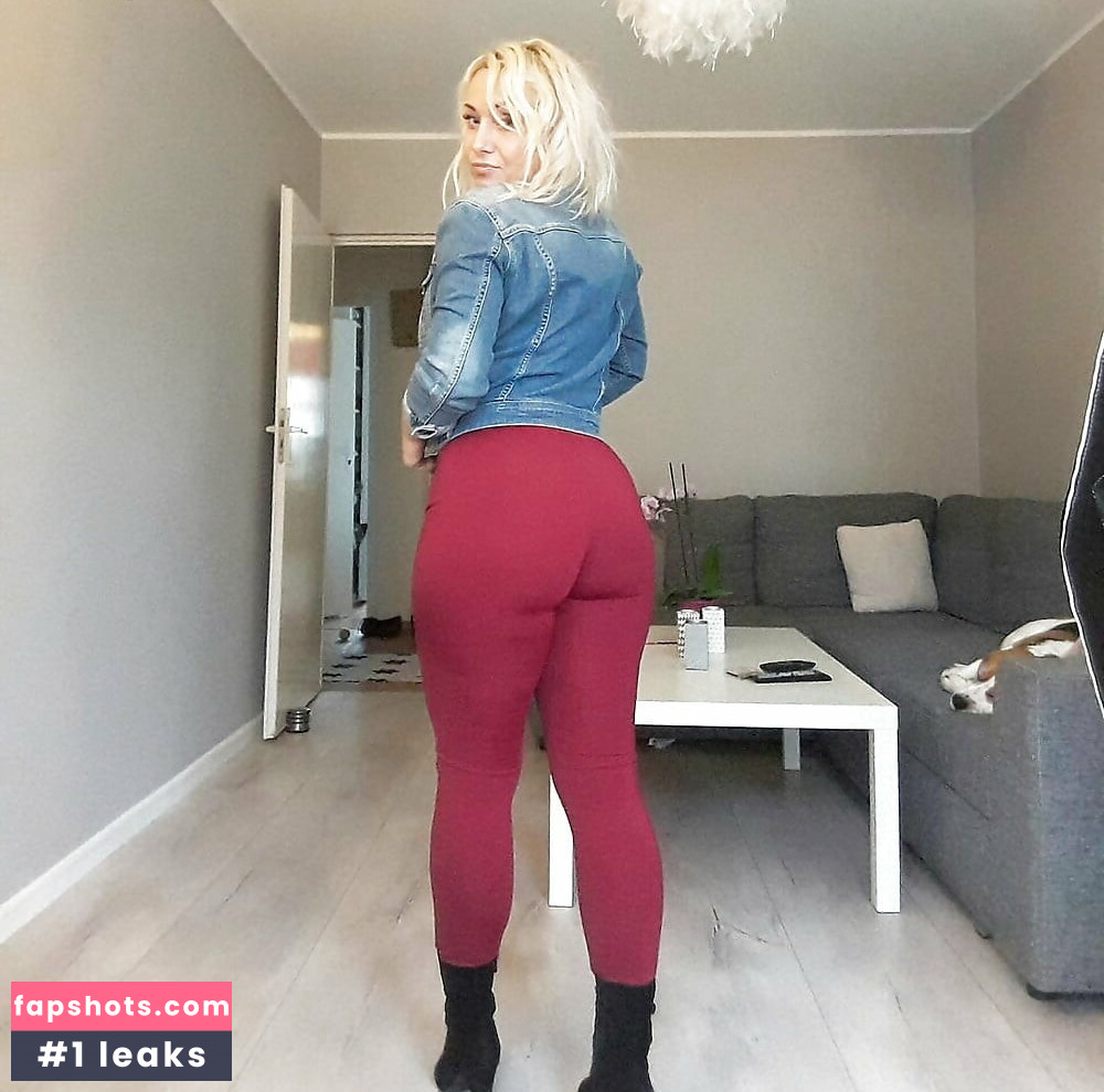 PolANNd nude babe gallery