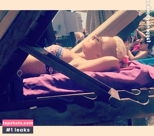 Poli Genova Nahé úniky fotek pouze od fanoušků #13 - Fapshots