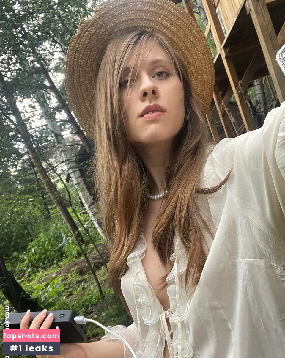 Polina Gentle Beast Filtración Desnuda OnlyFans Foto #6 - Fapshots