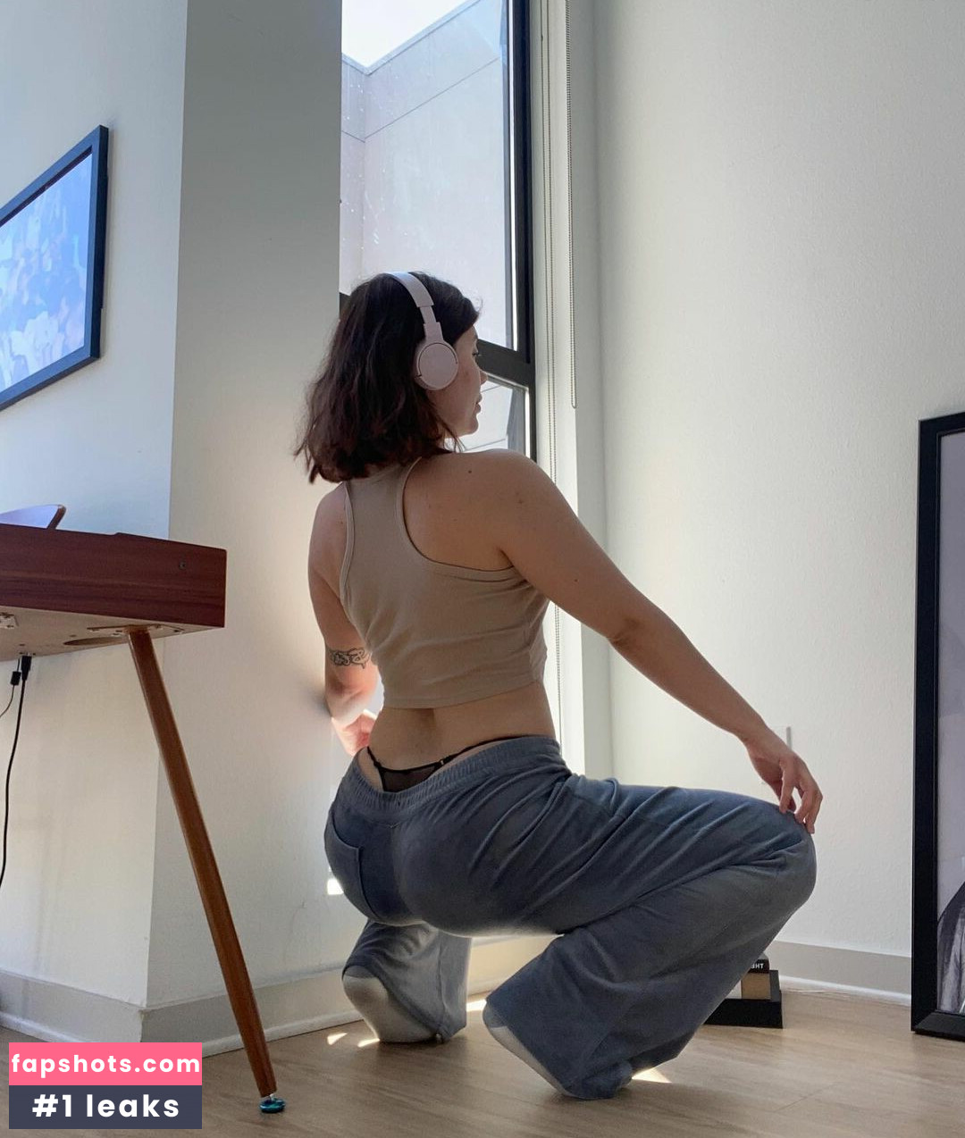 Polina Kalatsei gallery photo #2