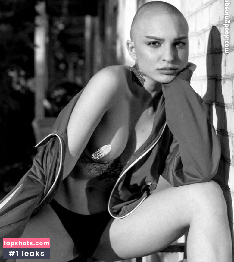 Polina Kovalskaya gallery photo #6