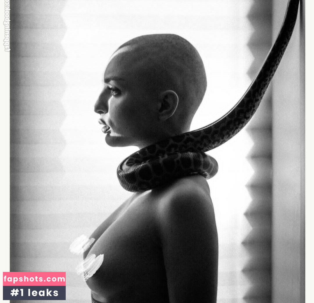 Polina Kovalskaya gallery photo #7