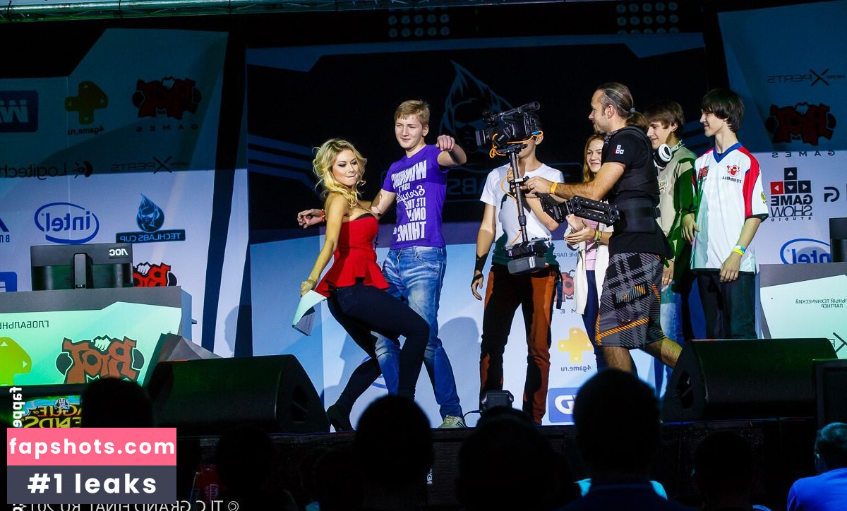 Polina Logunova gallery photo #70