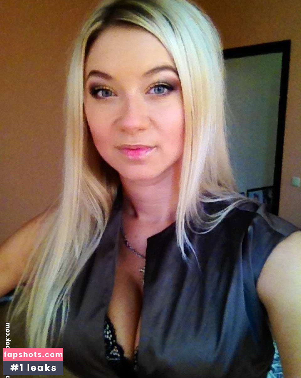 Polina Logunova gallery photo #88